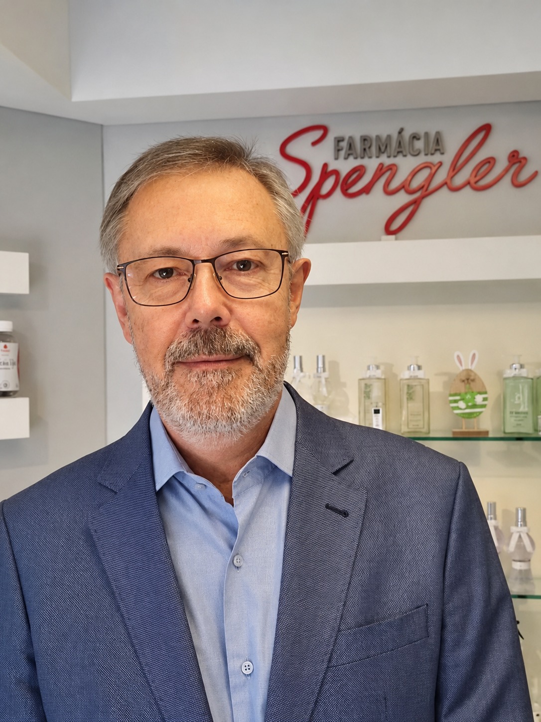 Fernando Spengler, farmacêutico responsável pela Farmácia Spengler